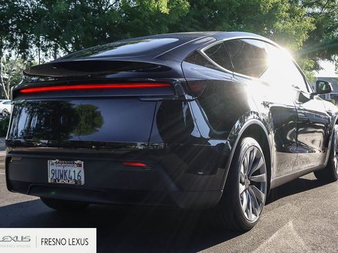 Used 2026 Tesla Model Y 2WD image 5