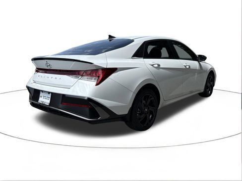 New 2026 Hyundai Elantra SEL Sport FWD image 3