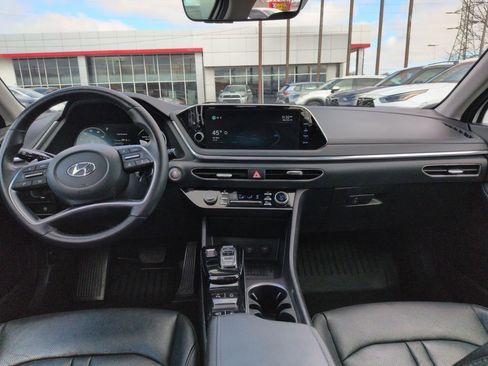 Used 2022 Hyundai Sonata Limited w/ Preferred Accessory Package image 12