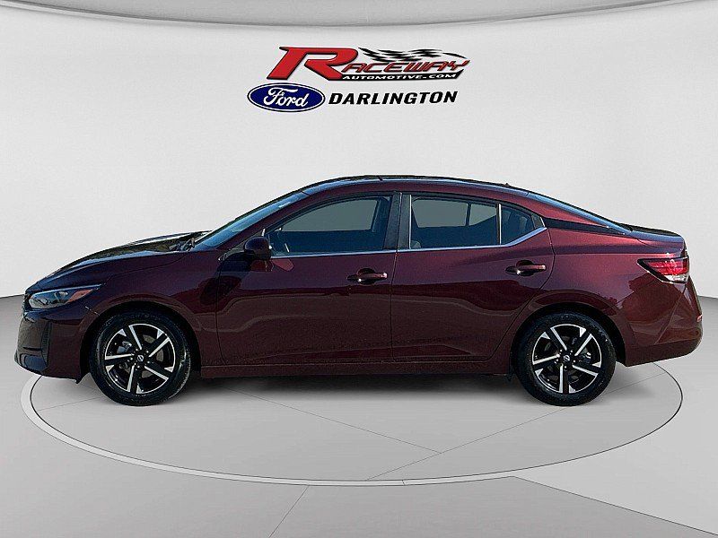 Used 2025 Nissan Sentra SV FWD image 2