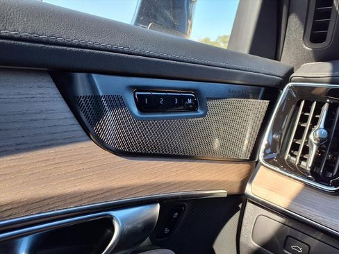 New 2026 Volvo XC90 B6 Plus w/ Protection Package Premier image 19