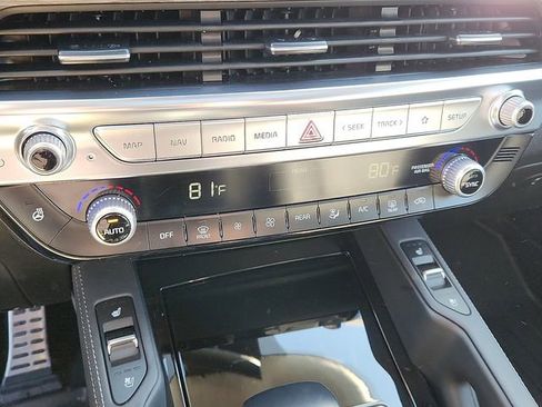 Used 2022 Kia Telluride SX w/ SX Prestige Package image 16