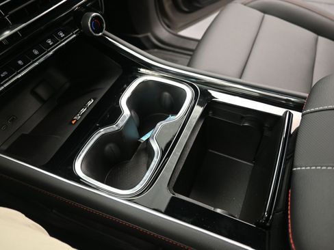 New 2026 Chevrolet Traverse Z71 w/ Driver Confidence Package image 28