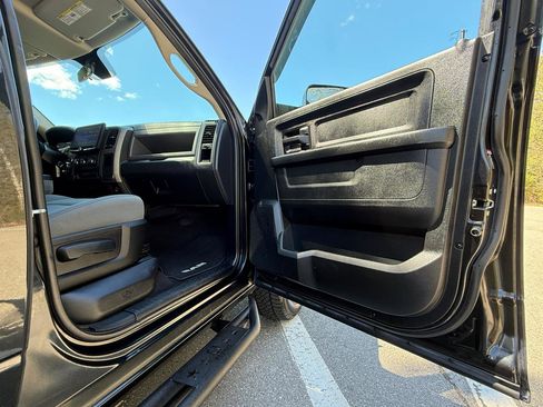 Used 2017 RAM 1500 Express AWD/4WD image 21