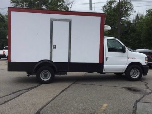 Used 2024 Ford E-350 and Econoline 350 Super Duty w/ Power Windows & Locks Group RWD image 8