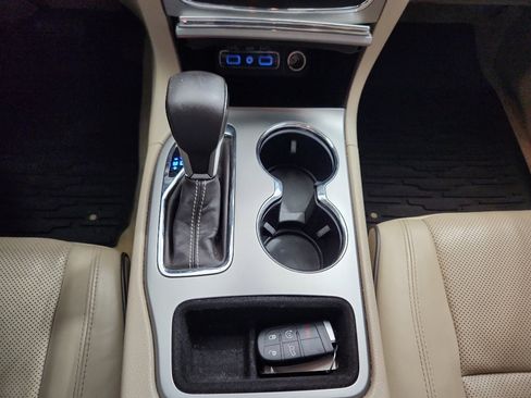 Used 2018 Jeep Grand Cherokee Overland image 24