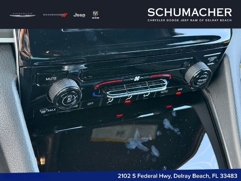 New 2026 Jeep Grand Cherokee Laredo RWD image 17