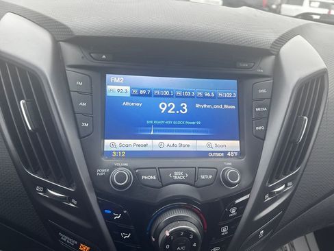 Used 2016 Hyundai Veloster Turbo image 23