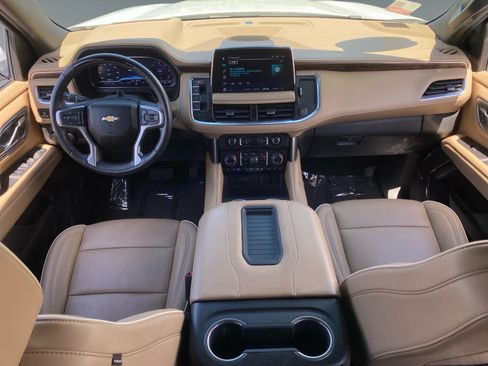 Used 2023 Chevrolet Tahoe Premier w/ Advanced Technology Package RWD image 10