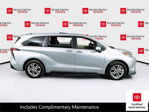 Certified 2023 Toyota Sienna Platinum image 4