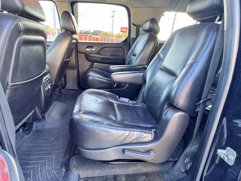 Used 2008 Cadillac Escalade ESV AWD image 8