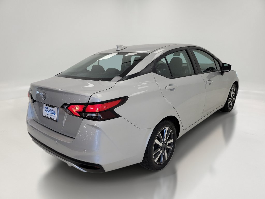 Used 2025 Nissan Versa SV FWD image 4