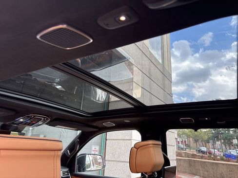 Used 2023 Jeep Grand Wagoneer L Series III w/ Rear Seat Video Group 1 image 10