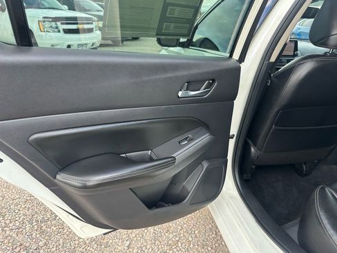 Used 2019 Nissan Altima 2.5 Platinum AWD/4WD image 26