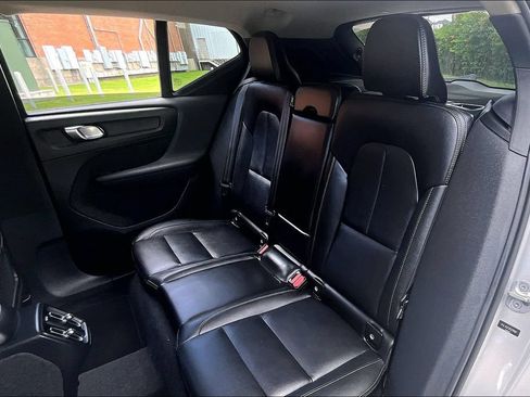 Certified 2024 Volvo XC40 B5 Plus w/ Protection Package Premier AWD/4WD image 35