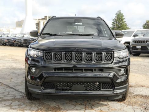 Used 2024 Jeep Compass Latitude w/ Convenience Group image 4