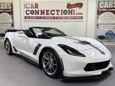 Used 2016 Chevrolet Corvette Z06 w/ 3LZ Preferred Equipment Group RWD image 2