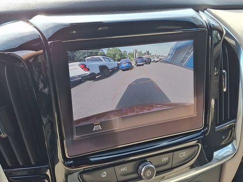Used 2023 Chevrolet Traverse LT AWD/4WD image 17