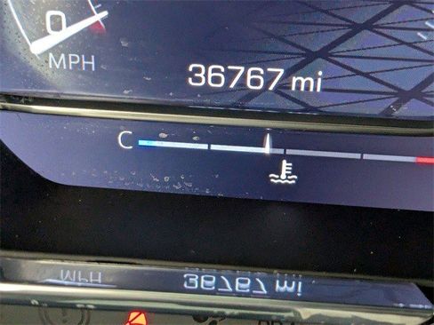 Certified 2025 GMC Sierra 1500 SLT image 13