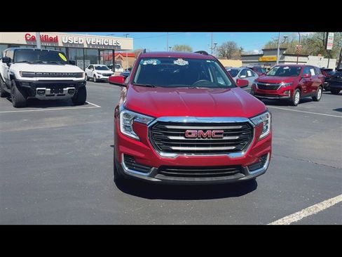 Certified 2023 GMC Terrain SLE w/ Driver Convenience Package FWD image 3