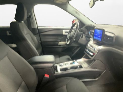 Used 2022 Ford Explorer XLT w/ Class IV Trailer Tow Package image 15