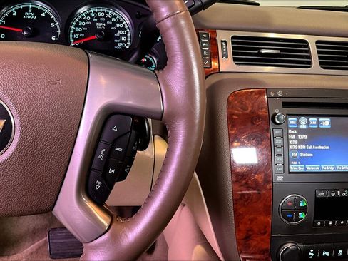 Used 2013 Chevrolet Avalanche LTZ AWD/4WD image 14