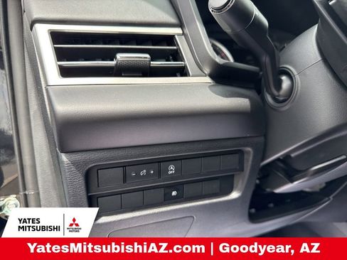 New 2026 Mitsubishi Outlander ES image 10