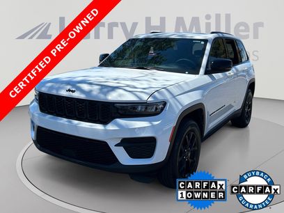 Used 2025 Jeep Grand Cherokee Altitude