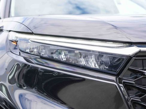 Used 2025 Honda CR-V EX image 4