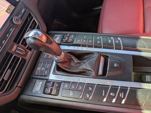 Used 2019 Porsche Macan S image 12