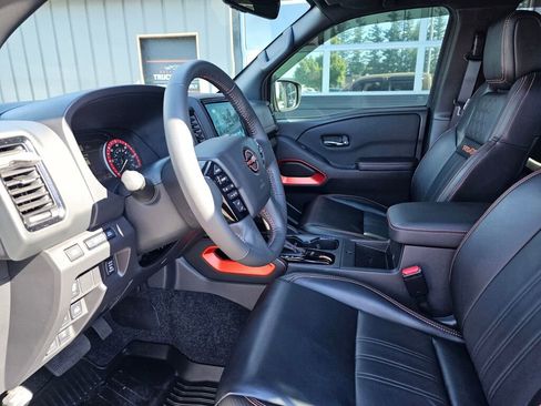 Used 2023 Nissan Frontier PRO-4X image 19