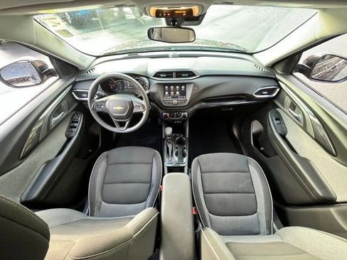 Used 2023 Chevrolet TrailBlazer LT FWD image 21