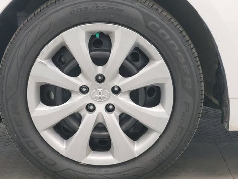 Used 2022 Toyota Corolla LE FWD image 31