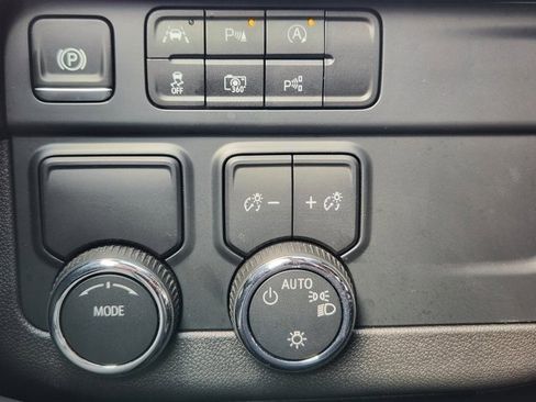 Used 2025 Chevrolet Tahoe LS image 20