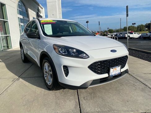 Used 2022 Ford Escape SE image 13