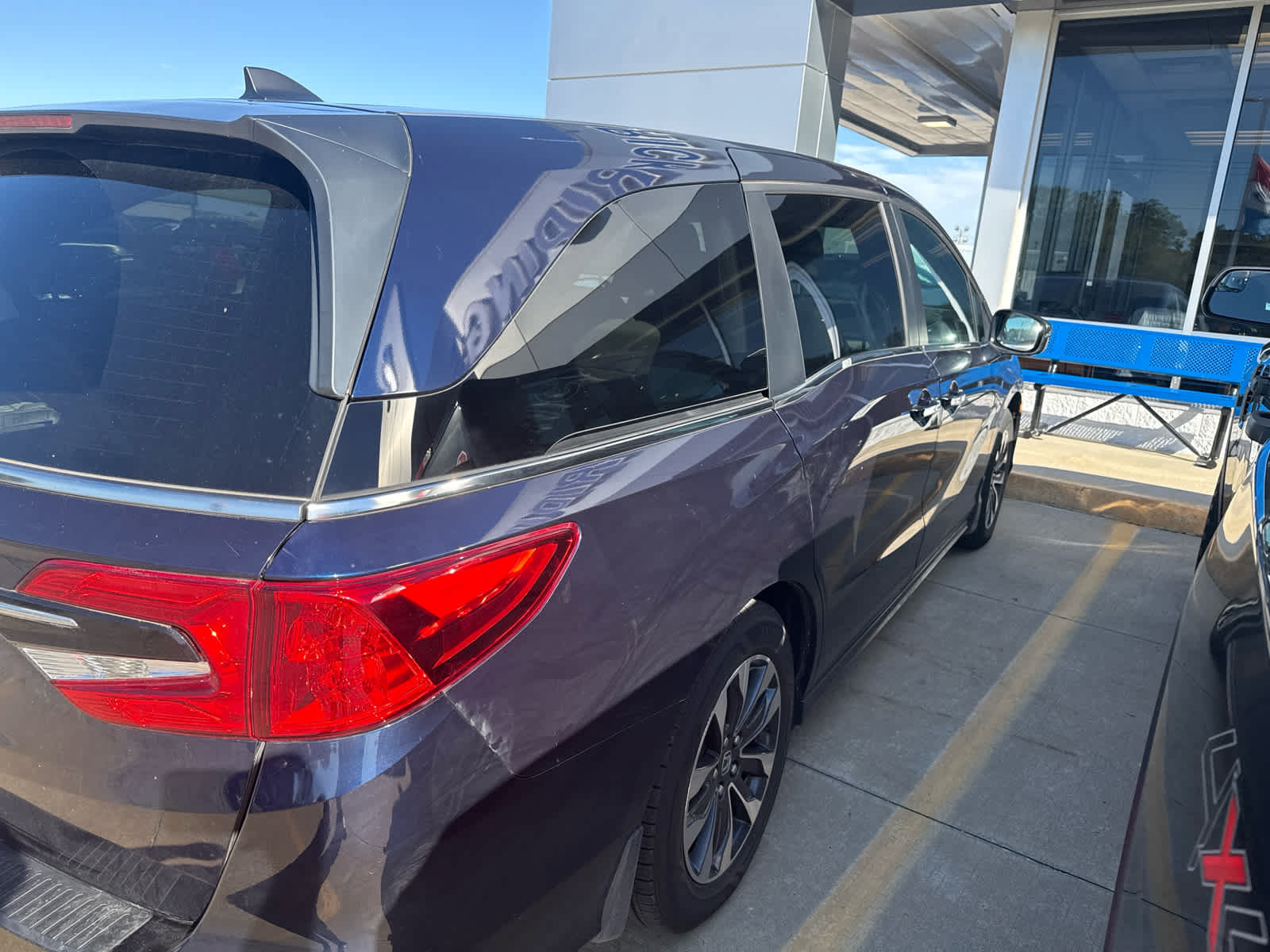 Used 2024 Honda Odyssey EX-L image 4