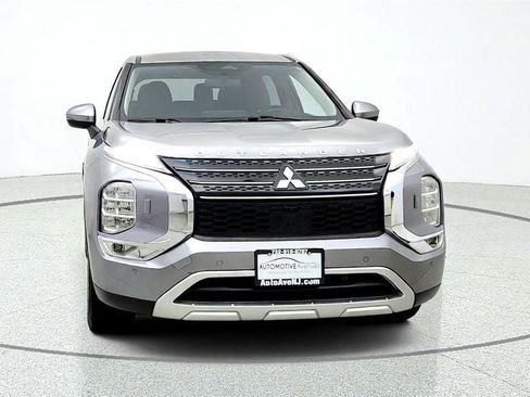 Used 2022 Mitsubishi Outlander SE AWD/4WD image 2