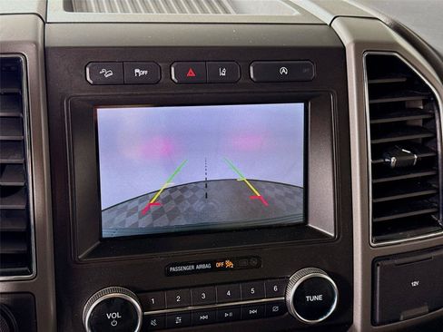 Used 2020 Ford Expedition Max XLT w/ Equipment Group 202A AWD/4WD image 8