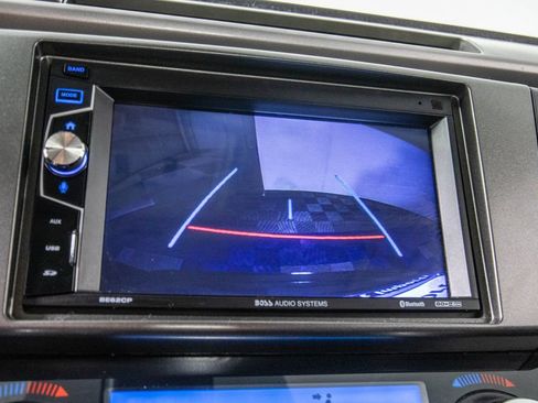 Used 2018 Toyota RAV4 XLE w/ Plus Extra Value Package FWD image 20