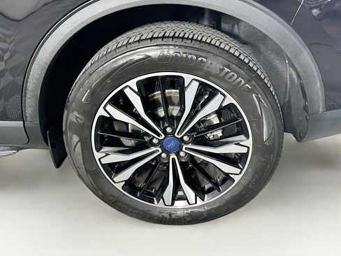 Used 2022 Ford Escape SE w/ SE Sport Appearance Package image 11