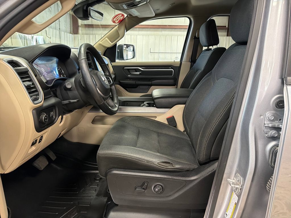 Used 2020 RAM 1500 Big Horn AWD/4WD image 14