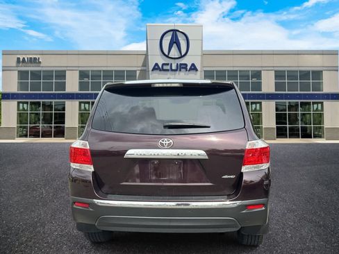 Used 2012 Toyota Highlander 4WD w/ Tow Pkg image 4