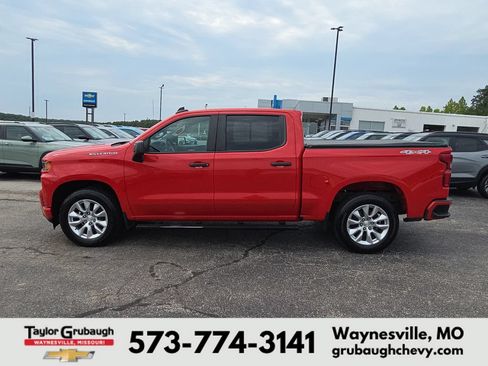 Used 2020 Chevrolet Silverado 1500 Custom w/ Custom Value Package AWD/4WD image 5