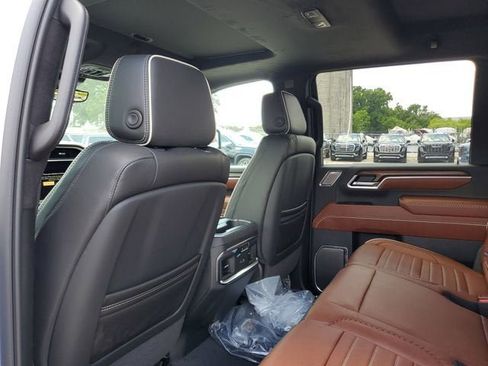 New 2026 GMC Sierra 3500 Denali Ultimate AWD/4WD image 11