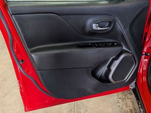 Used 2021 Jeep Renegade Limited image 14