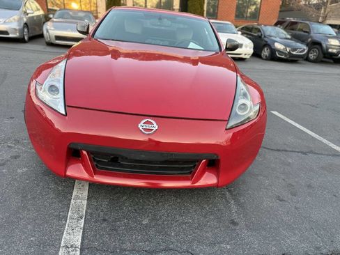 Used 2009 Nissan 370Z Touring w/ Sport Pkg image 2