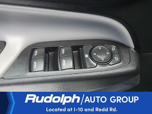 Used 2018 Chevrolet Equinox LT FWD image 12
