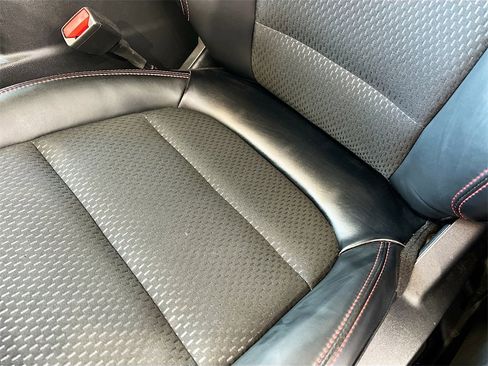 Used 2025 Ford Escape ST-Line image 18