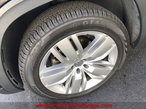 Used 2020 Volkswagen Atlas SE w/ Panoramic Sunroof Package image 23