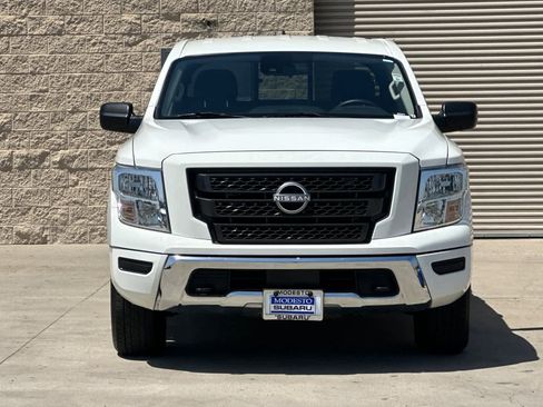 Used 2023 Nissan Titan SV image 8